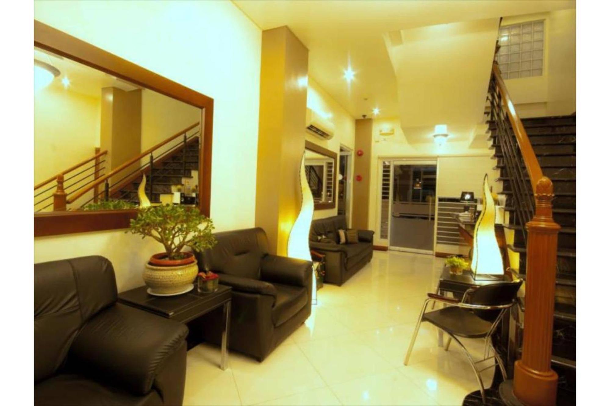 Townhouse Oak Avitel Hotel Near Osmena Highway, Pnr Pasay Station, Metro Manila Makati City Exterior foto