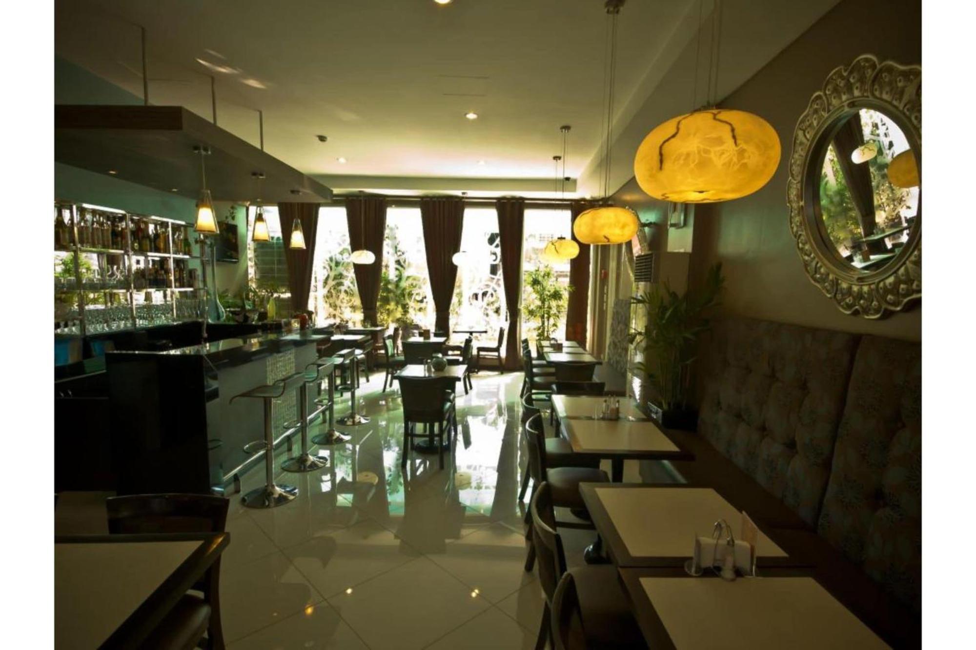 Townhouse Oak Avitel Hotel Near Osmena Highway, Pnr Pasay Station, Metro Manila Makati City Exterior foto