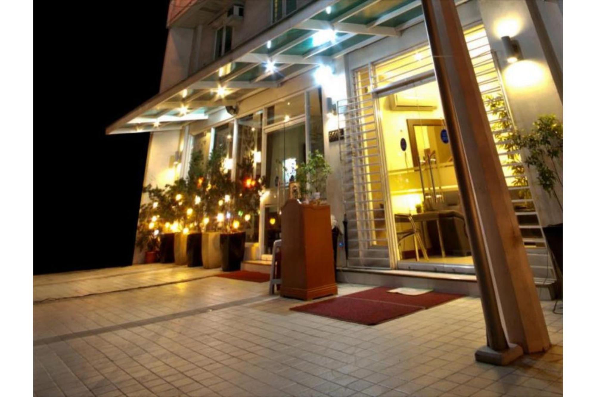 Townhouse Oak Avitel Hotel Near Osmena Highway, Pnr Pasay Station, Metro Manila Makati City Exterior foto